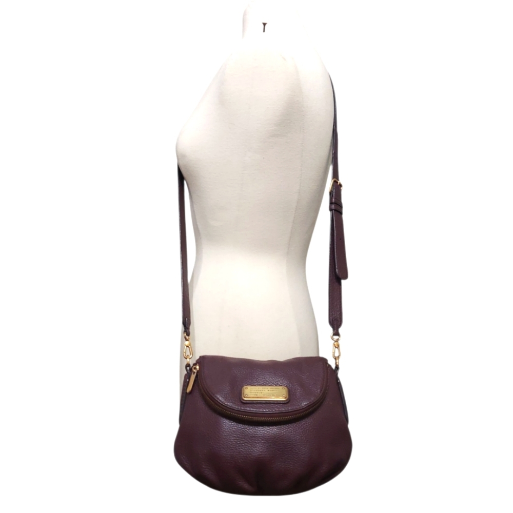 Elegant Burgundy Leather Crossbody Bag - Picture 5 of 12